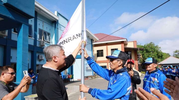 Bupati Didampingi Kadisdikbud Pinrang Lepas Kontingen PGRI untuk Agenda Porseni di Soppeng PGRI