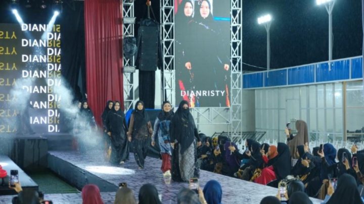 Jelang HUT ke-10, Dian Risty Perkenalkan Puluhan Busana Muslim Terbarunya di Pinrang Satu dekade Dianristy