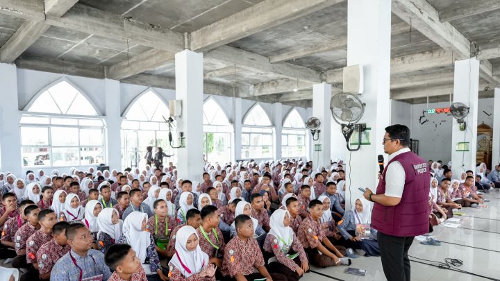 400 Pelajar Baru SMAN 1 Pinrang Dibekali Bahaya NAPZA, Kasatnarkoba: Jadilah Agen Perubahan Pinrang